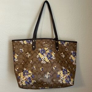 Coach Reversible City Tote Signature Canvas Khaki Multi Floral Print Bag